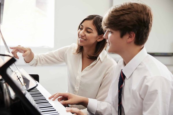 Comment bien se former au piano ?