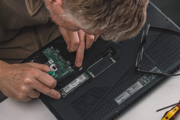 Optimisez votre utilisation des nouvelles technologies : Quand solliciter l'aide d'un expert en technologie ?