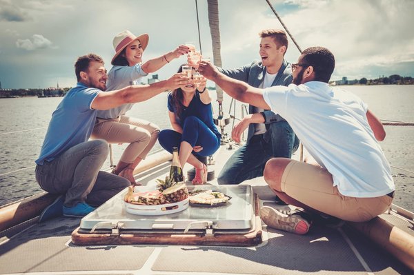 Voyage culinaire : les meilleures expériences gastronomiques sur yachts